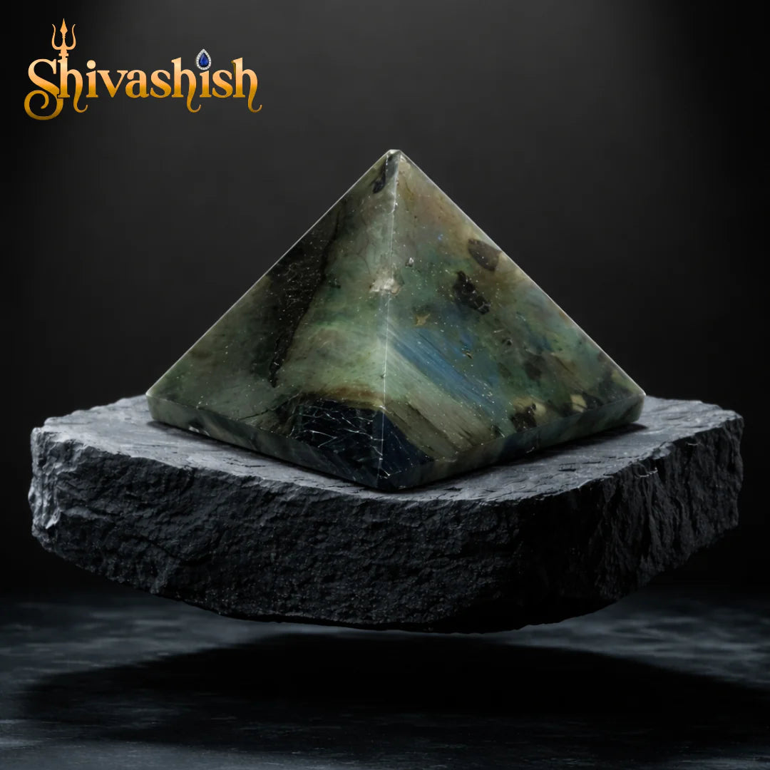 Labradorite Crystal Pyramid – Natural Stone | Protection, Intuition & Transformation