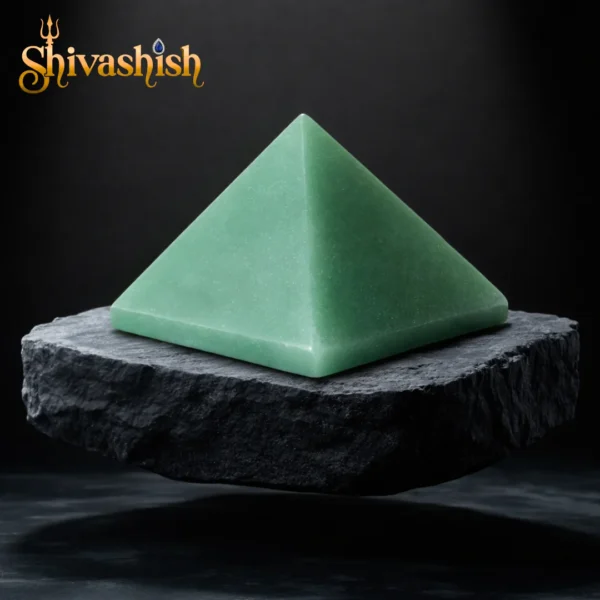Green Aventurine Crystal Pyramid – Natural Stone | Luck, Growth & Prosperity Energy